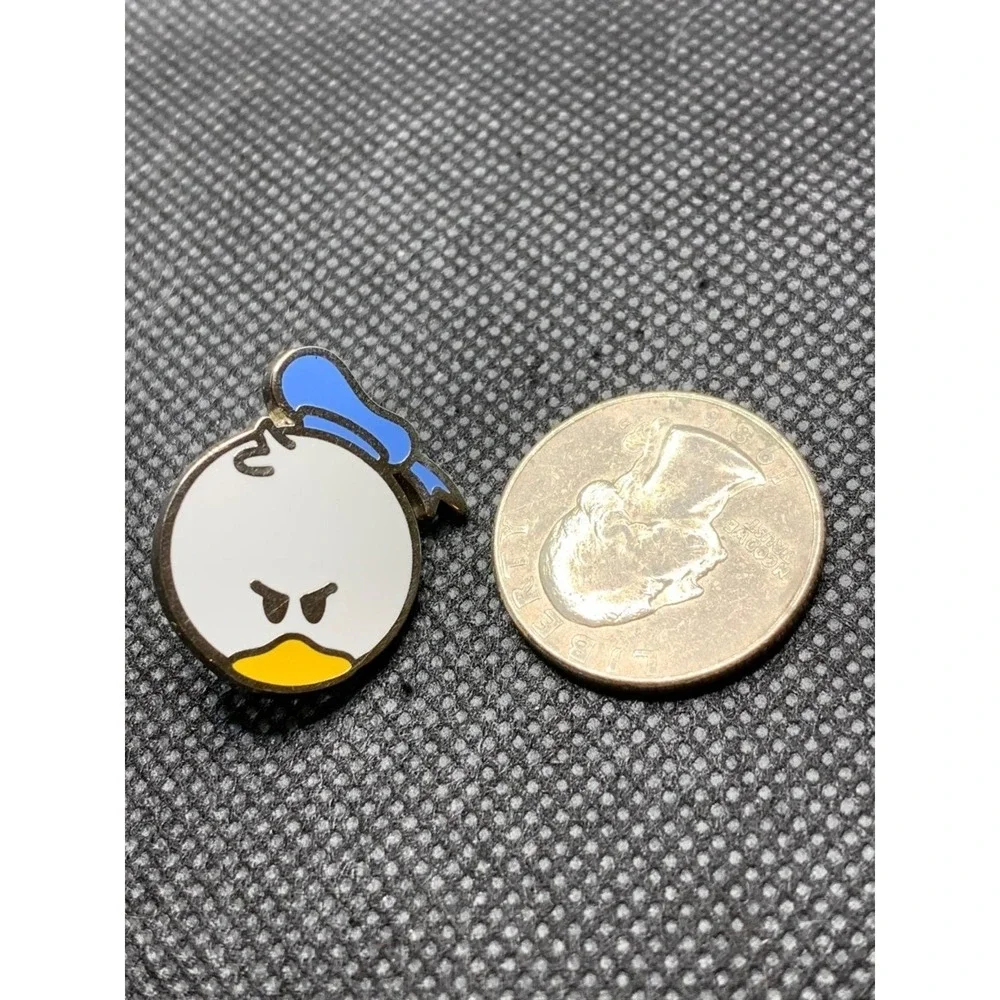 2009 Donald Duck Cutie Disney pin Face only